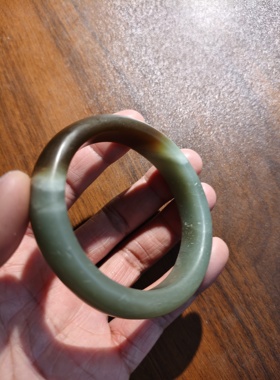 且末料手镯圈口55重56克