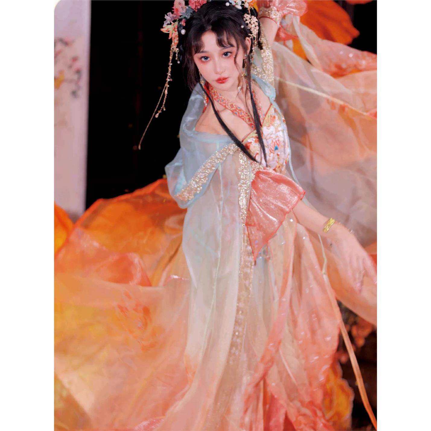 Dunhuang Feitian Female Western Region Dancer in Han Costume