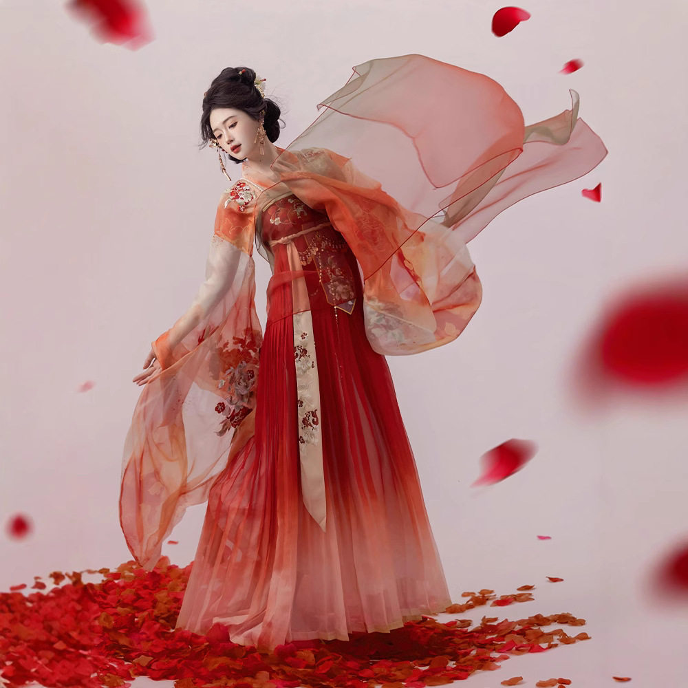 Original Hanfu women's embroidery made in China and Tang Dynasty