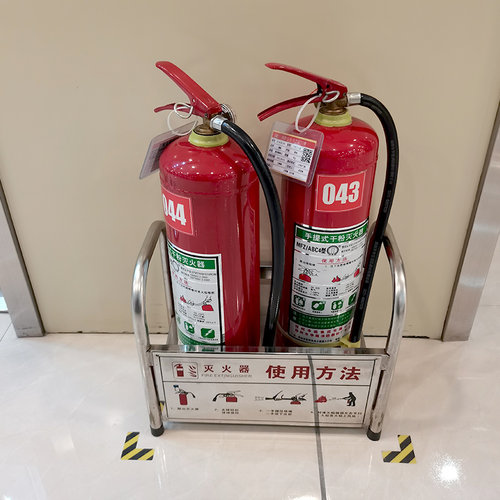 超市灭火器支架不锈钢架子消防置物箱底托便利店陈列展示箱 - 图0
