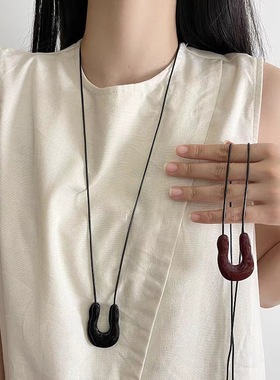 新款金属不规则滴釉吊坠U形长款黑色皮绳毛衣链简约ins风百搭项链