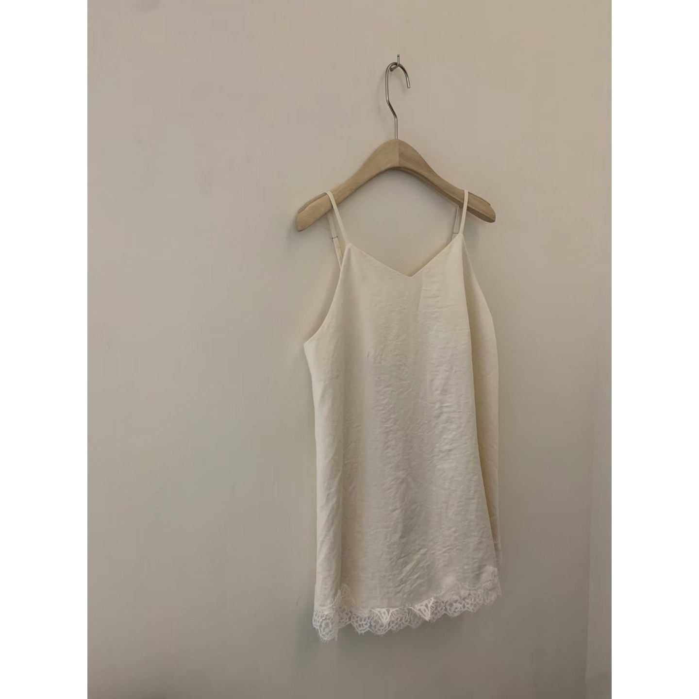 冬季ins博主风时髦搭配花边拼接吊带裙女叠穿百搭氛围感,淘宝优惠券,粉丝福利购,淘宝优惠卷