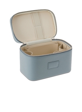 ETOILE COLLECTIVE MINI VANITY CASE 化妆包 Baby BlueREVOLVE小