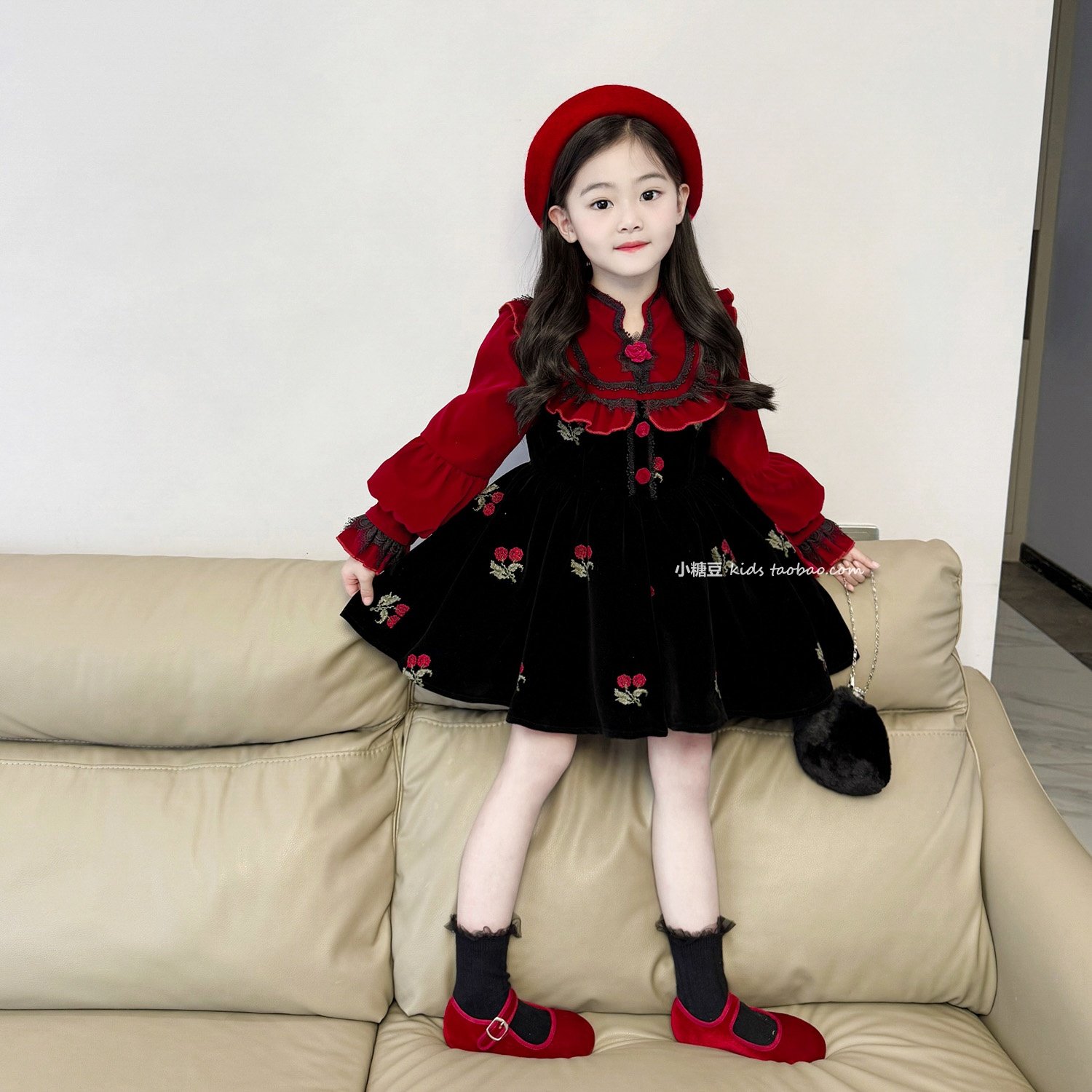 女童法式玫瑰花刺绣加绒丝绒连衣裙2025冬季新款女孩新年公主裙子,淘宝优惠券,粉丝福利购,淘宝优惠卷