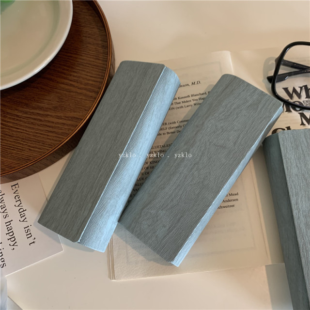Simple and easy to use ~ Glasses case cost-effective for men and women