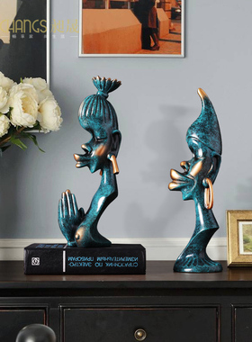 速发面柜情侣人物工艺品酒洲格子里装饰品摆件创意书房桌非摆饰小