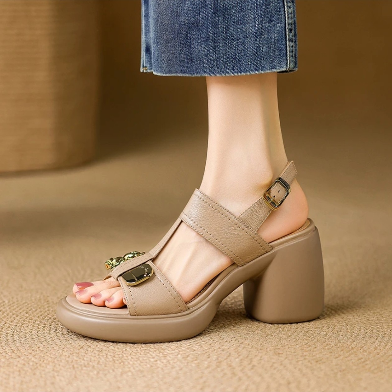 高级感防水台高跟露趾凉鞋女2025夏新款粗跟厚底金属一字带罗马鞋,淘宝优惠券,粉丝福利购,淘宝优惠卷