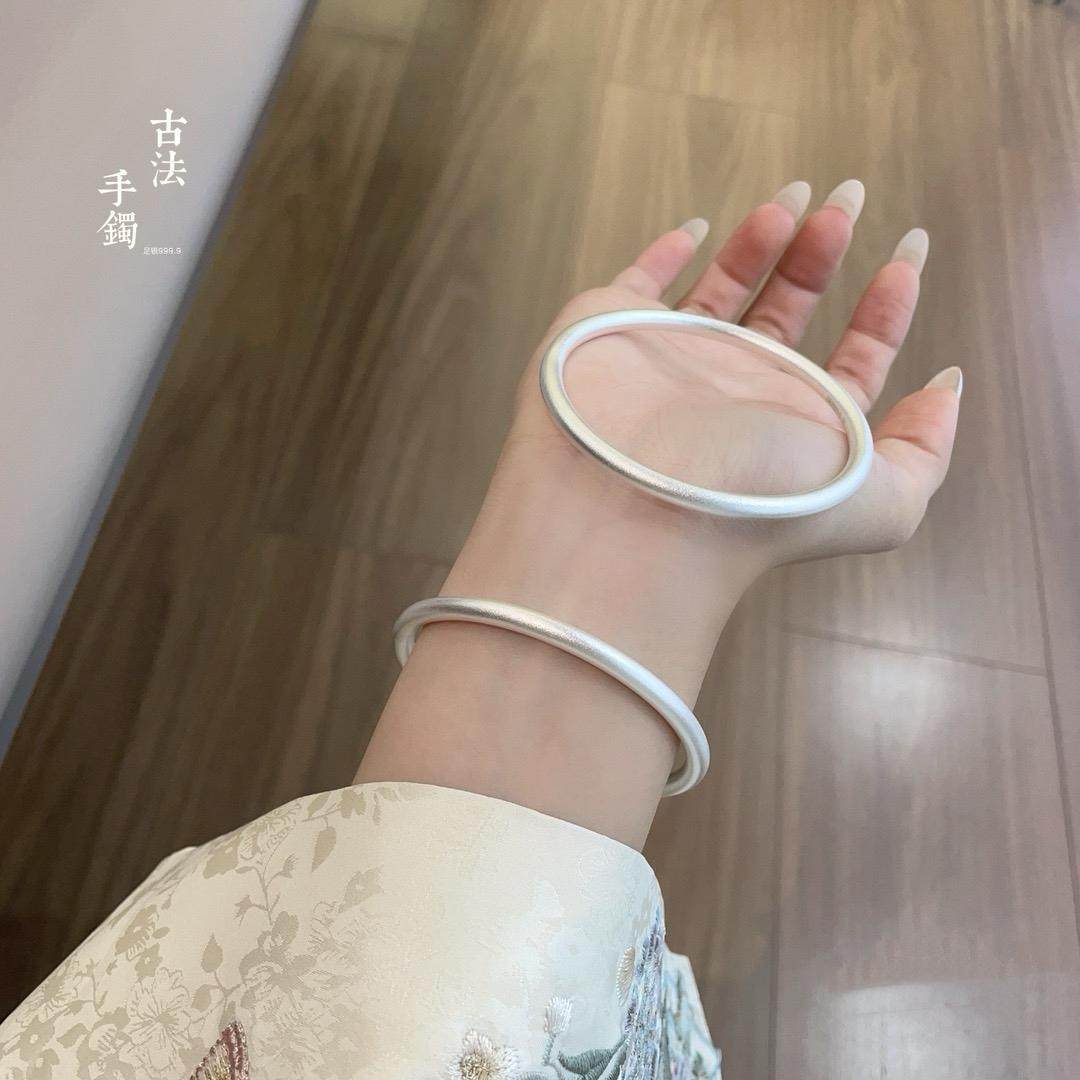 尚银轩shangyinxuan 足银999简约素雅古法工艺圆条银手镯闭口,淘宝优惠券,粉丝福利购,淘宝优惠卷