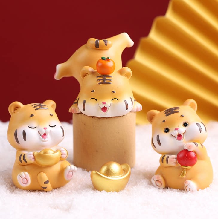 2022虎年新款网红小老虎摆件公仔办公室桌面装饰品治愈系小物件
