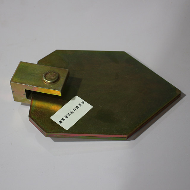Tensile clamp of surface smear layer tensile test device