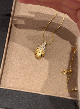 金色拉丝羽毛吊坠项链女2025新款