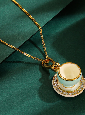 百搭简约气质珐琅彩釉立体蓝色小茶杯吊坠项链青岛外贸铜镀金配饰