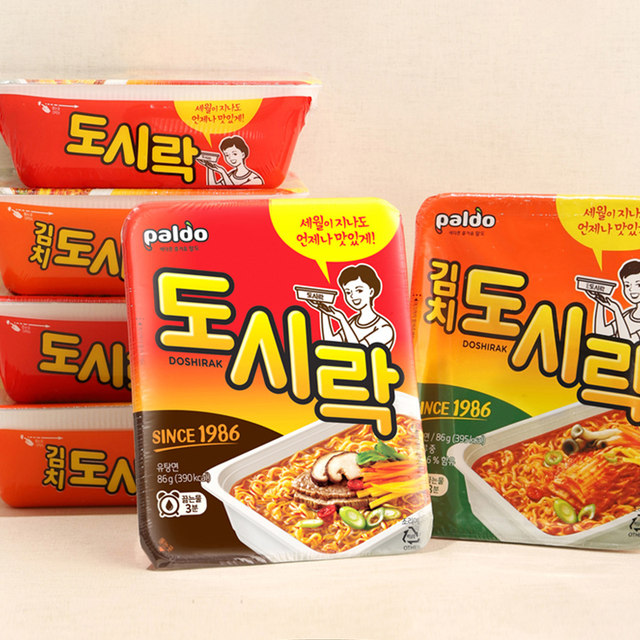 Korean instant noodles paldo