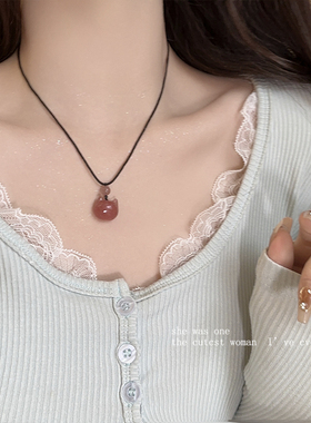 草莓晶猫爪吊坠项链新款