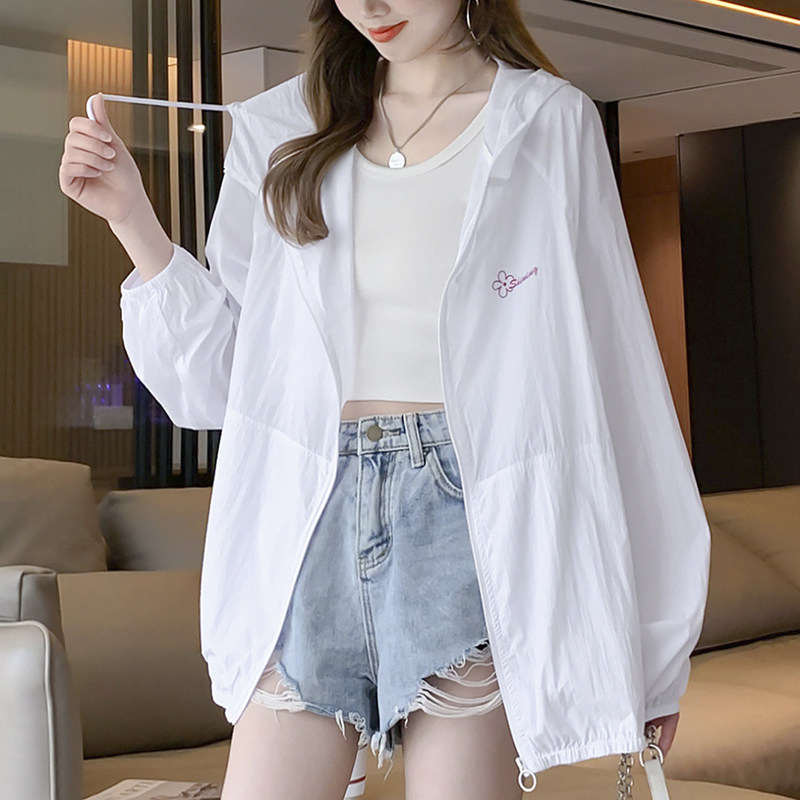  唐狮outlets店短外套