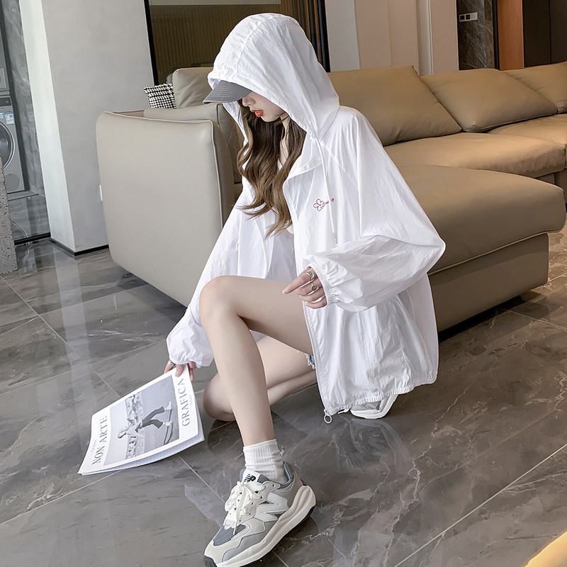  唐狮outlets店短外套