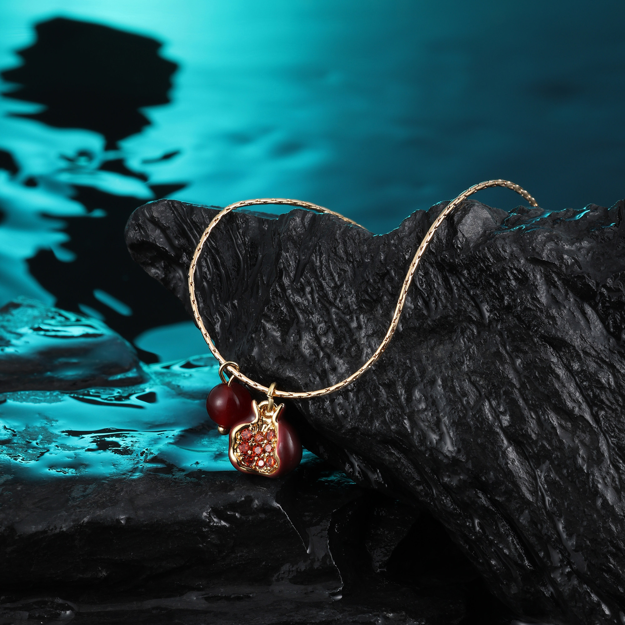 新年好运红色石榴吊坠项链女滴釉毛衣链轻奢小众锁骨链高级感配饰,淘宝优惠券,粉丝福利购,淘宝优惠卷