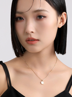 VOYAGE金色贝壳方形吊坠项链女款