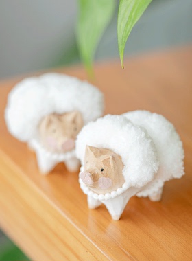 披着羊皮的猪木雕绵羊小猪
