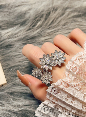 花瓣花蕾戒指女小众设计满钻指环