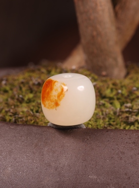 新疆和田玉籽料黄沁桶珠手串