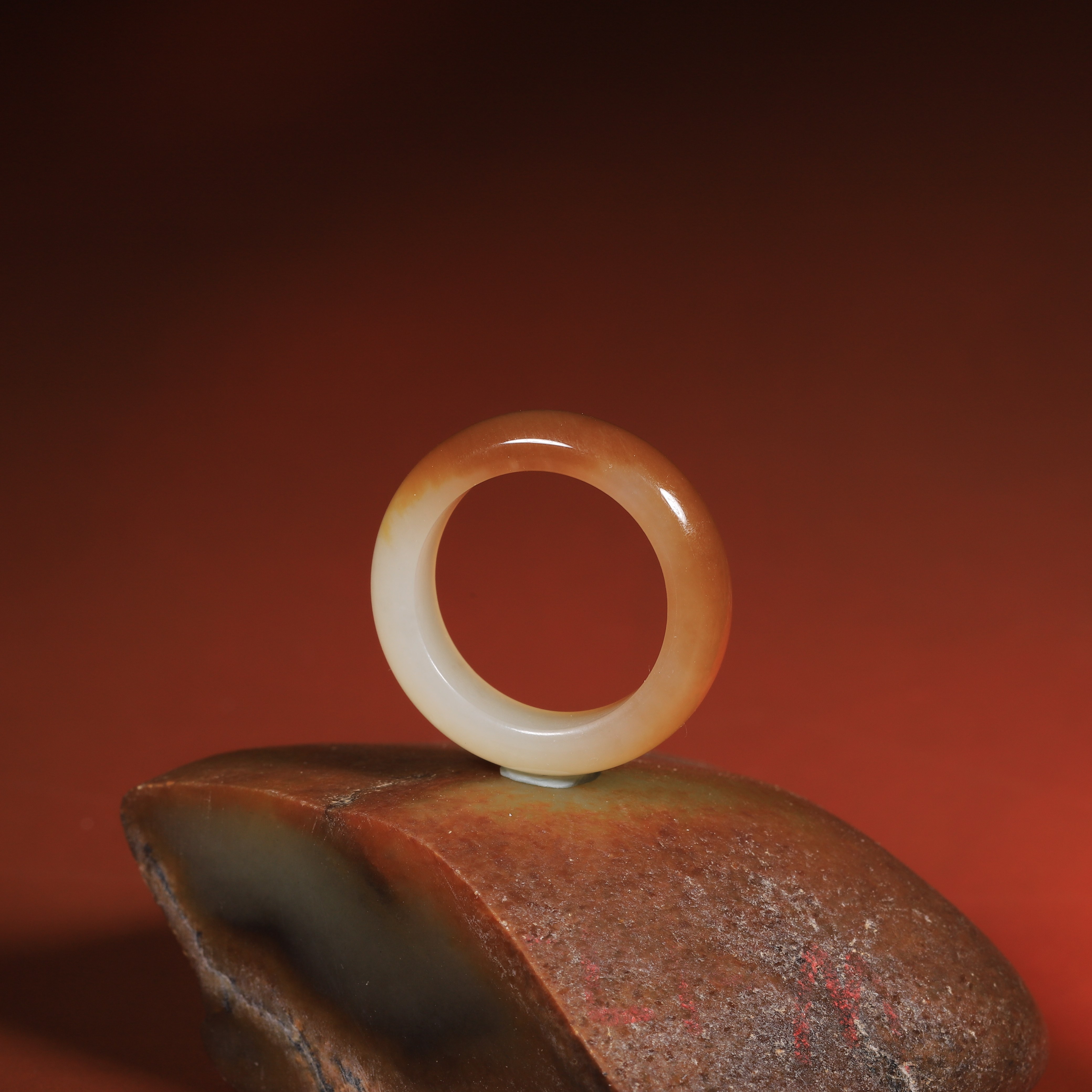 Hanyushe 18mm Qiemo sugar white material Hetian jade ring