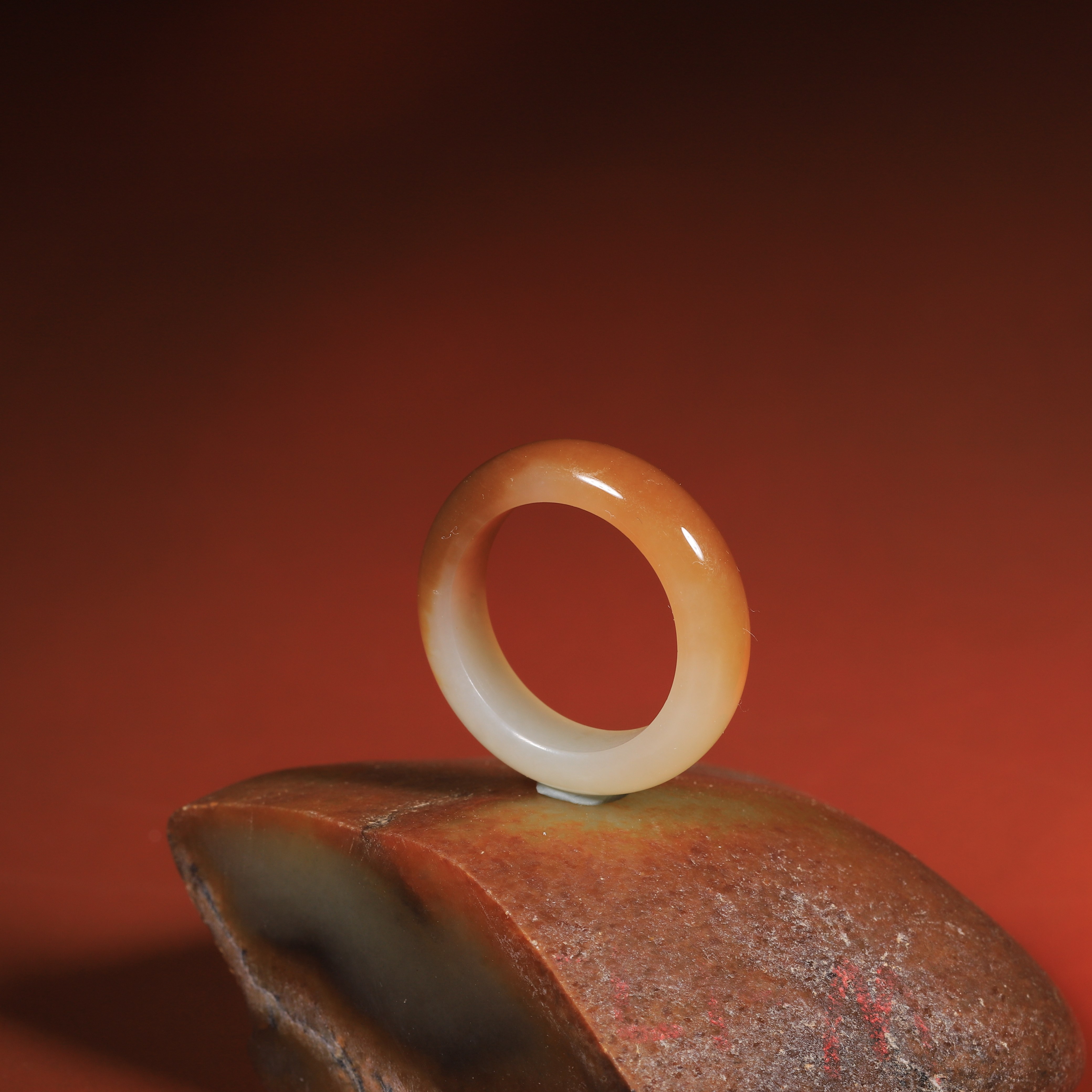 Hanyushe 18mm Qiemo sugar white material Hetian jade ring