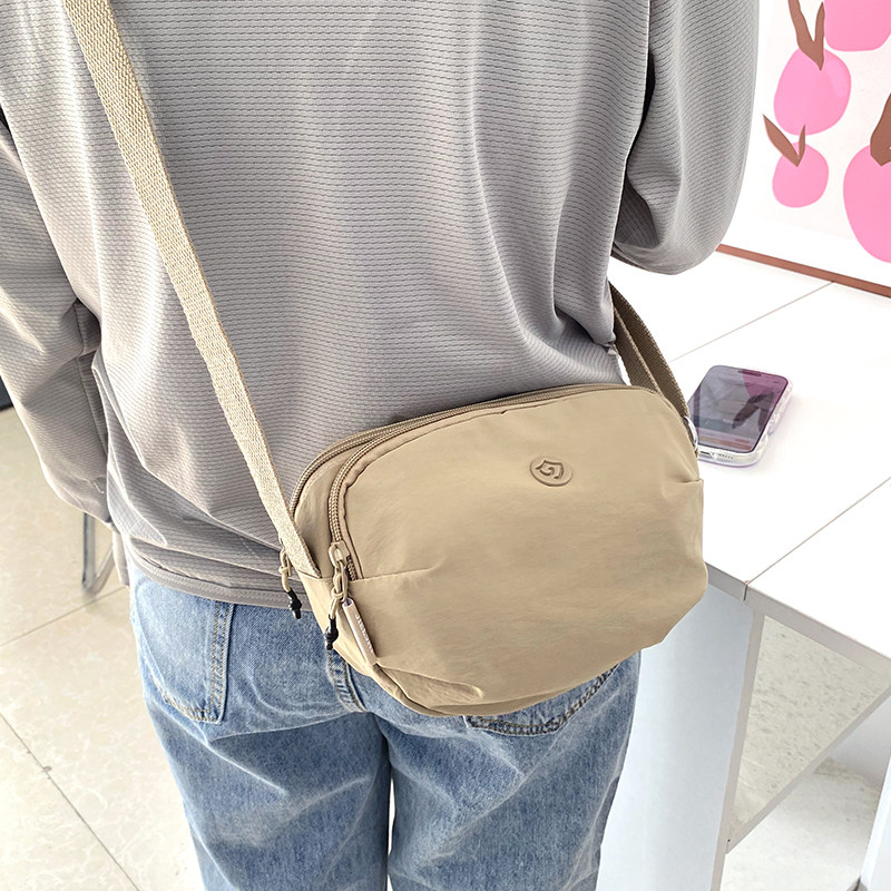 Nylon cloth new small bag 2026 trendy shoulder bag lightweight casual women's crossbody sports cycling mobile phone bag