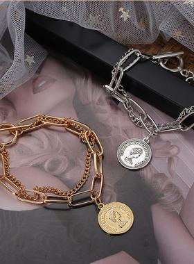 bracelet women 53017 双层OT扣人像圆形吊坠手錬覆古炼条手錬