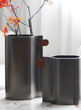 创意简约金属单耳花瓶轻奢花器客厅摆件插花民宿家居设计师装饰品