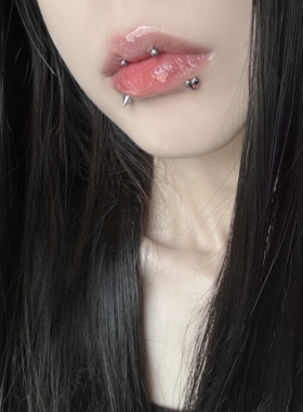 Raccon浣熊 心之恋语 钛钢唇钉 耳骨钉内螺锆石美辣妹ins穿刺饰品