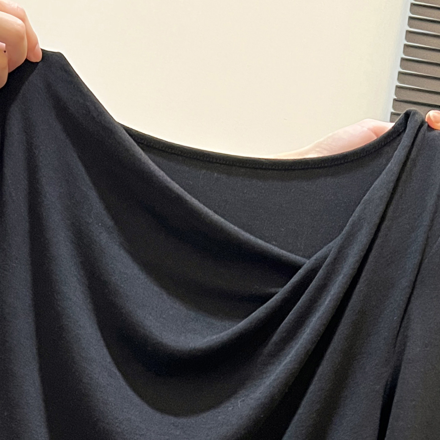 拉夏贝尔黑色斜肩荡领长袖女秋冬2025新款露肩打底衫内搭韩系上衣,淘宝优惠券,粉丝福利购,淘宝优惠卷