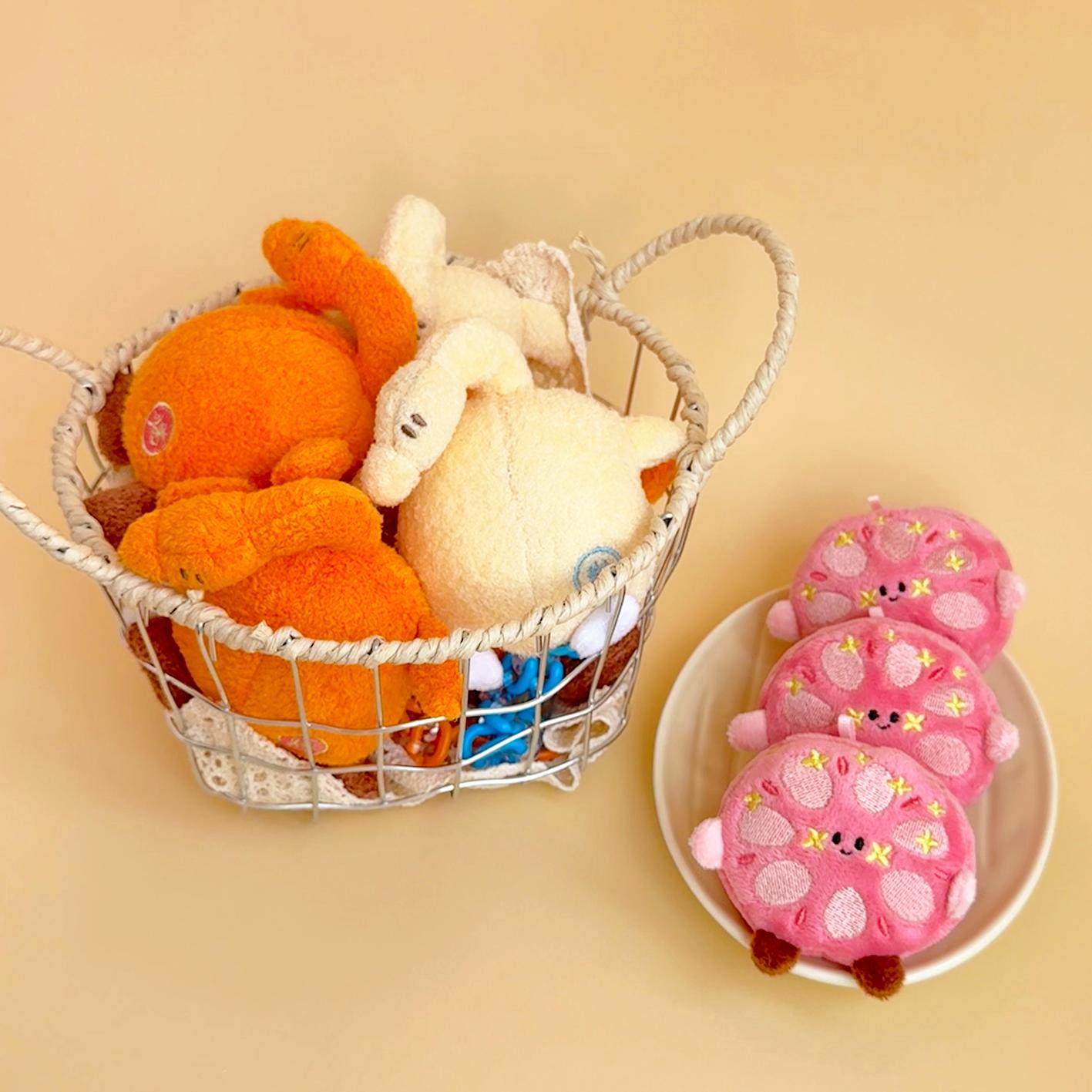 伯远送粉丝推荐南京博物馆文创纪念品美食盐水鸭烤鸭毛绒包挂玩偶