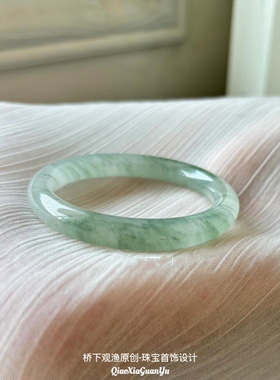 天然新疆天山翠手镯冰翠飘花玉镯女款雪翠金丝玉圆条扁镯翡翠平替