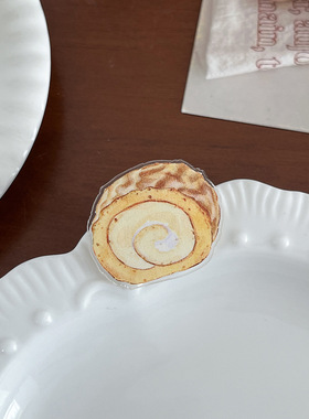 仿真蛋糕食物胸针INS可爱卡通别针亚克力徽章小饰品学生闺蜜礼物