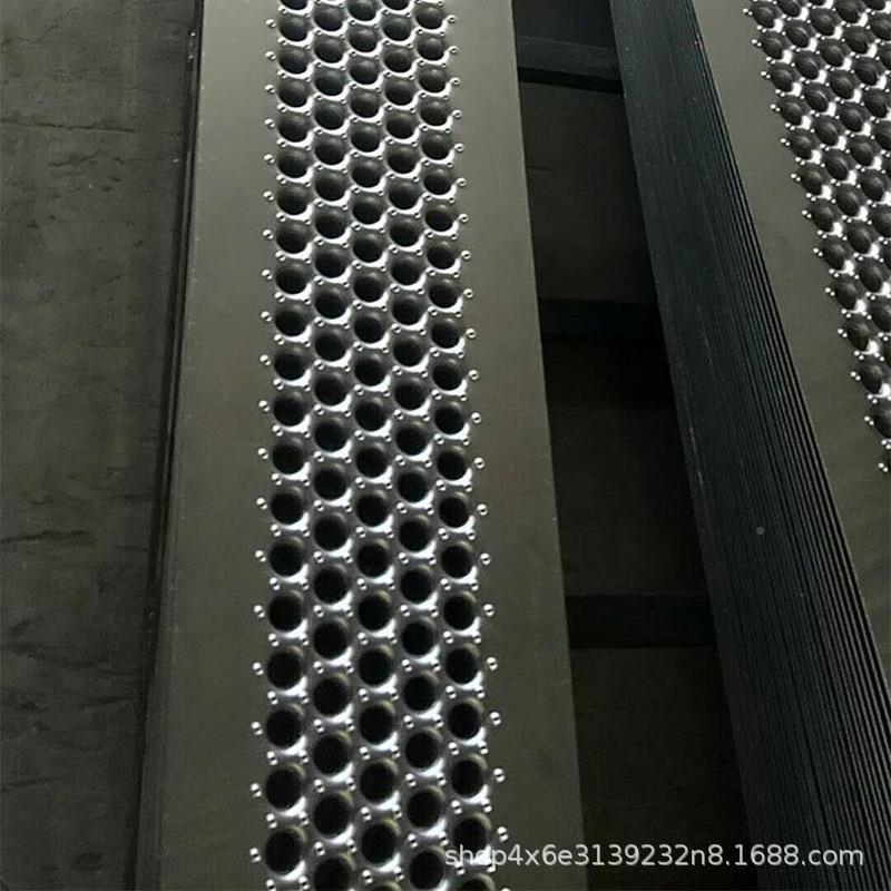Manufacturer supplies 304 stainless steel round hole anti-skid plate/stair anti-WPN skateboard plate/concave-convex hole anti-hole/hole anti-skid plate