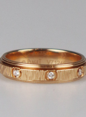 Piaget(伯爵)镶嵌8颗钻石戒指
