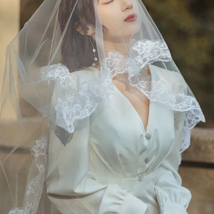 法式白色春装女2023年复古轻连衣裙 班彤曼礼服/晚装