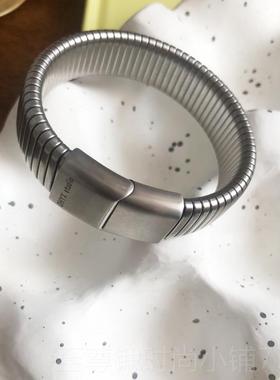 正品区区欧阳手 镯色小众酷气酷质休闲手环韩版简约风表带式手银