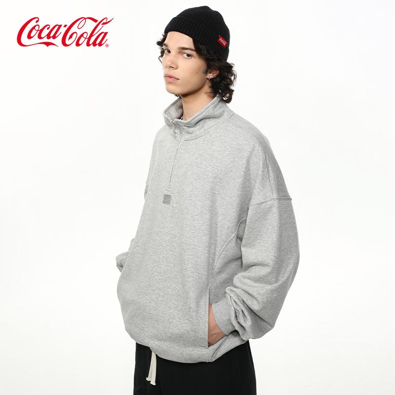 Coca-Cola可口可乐 章仔凸绣基础纯色串标斜插口袋半拉链高领卫衣