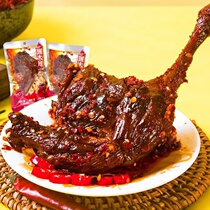 Burning Duck Legs Bursting Thighs Snacks cooked with spicy sauce aromas large duck legs Hunan Teaters are hungry and open bags ready-to-eat