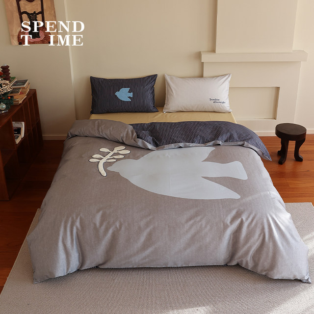 Simple contrasting pure cotton velvet cotton tribute satin four-piece set
