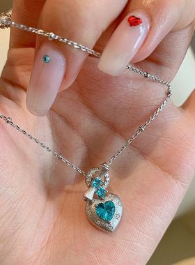 高级感爱心锆石吊坠项链时尚轻奢风复古锁骨链百搭精致新款项饰女