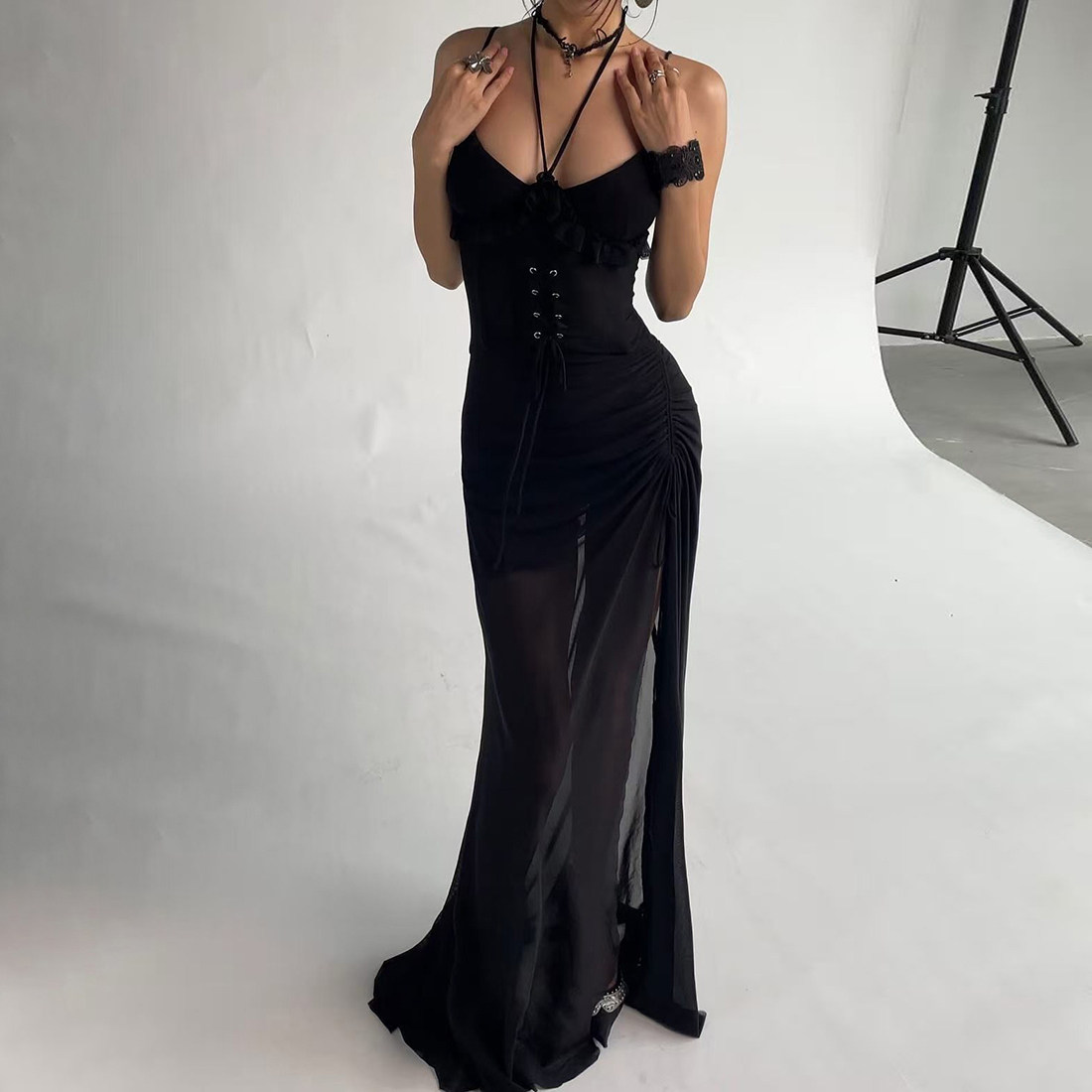 WEIRD PUSS 摩登辣妹T台秀褶皱网纱吊带连衣裙女性感开叉显瘦长裙,淘宝优惠券,粉丝福利购,淘宝优惠卷