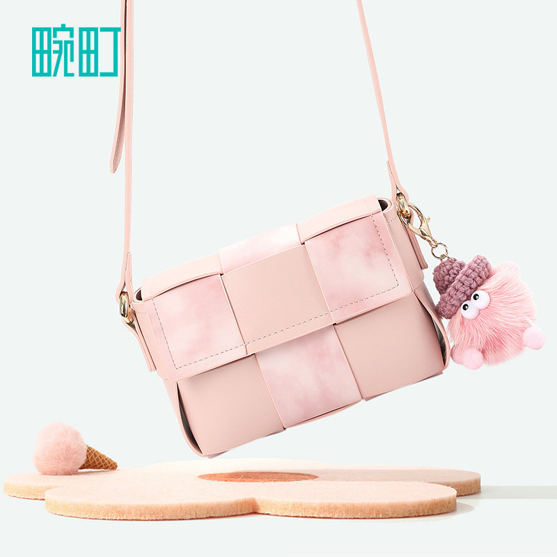 畹町撞色小方包女春夏多巴胺粉编织饼干包时尚通勤单肩斜挎枕头包,淘宝优惠券,粉丝福利购,淘宝优惠卷