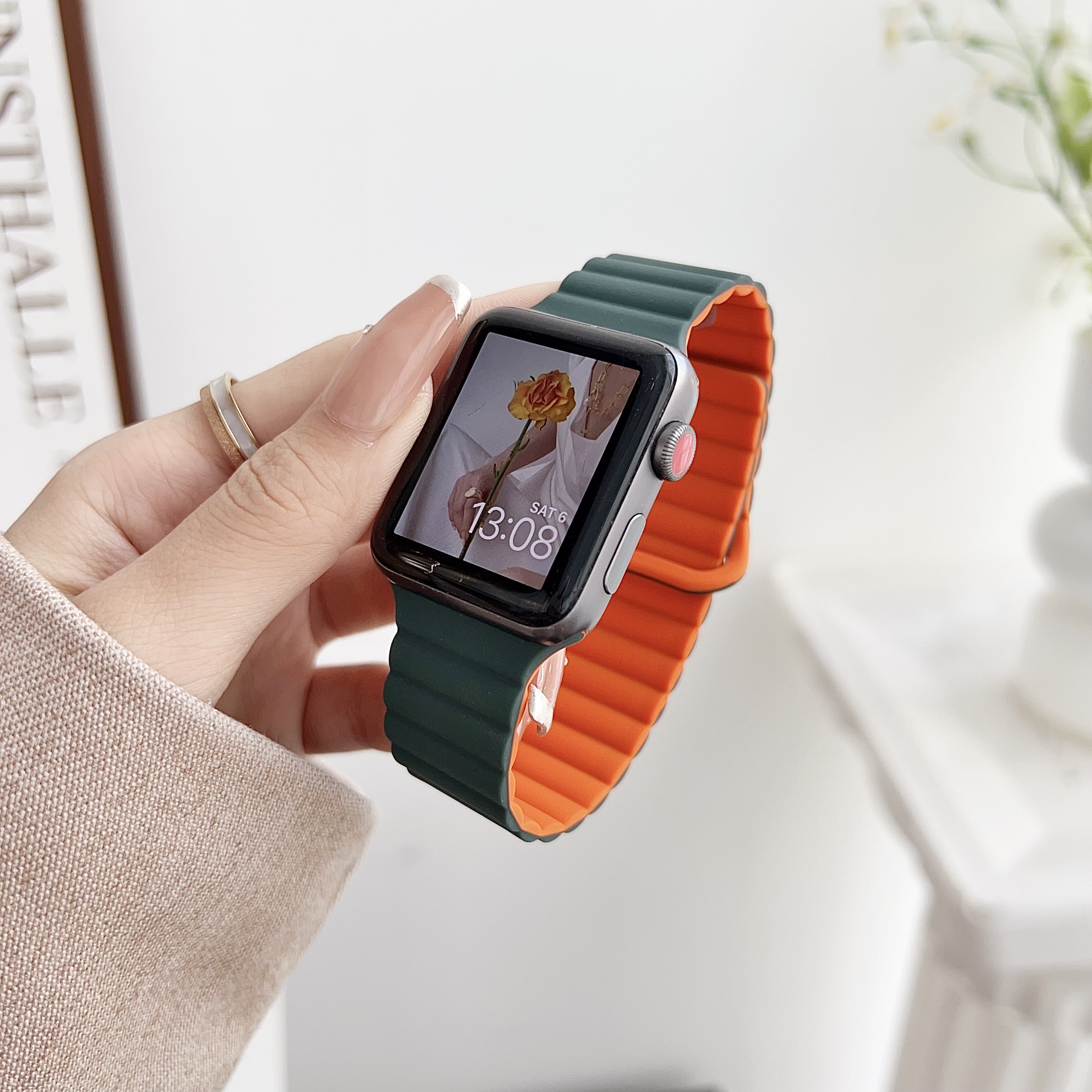 适用于Applewatch苹果磁吸硅胶表带S7/S8/S9/代SE/Utral2男女通用-图1