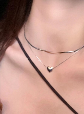 ins爱心项链女轻奢小众冷淡风新款锁骨链设计感颈链简约气质吊坠