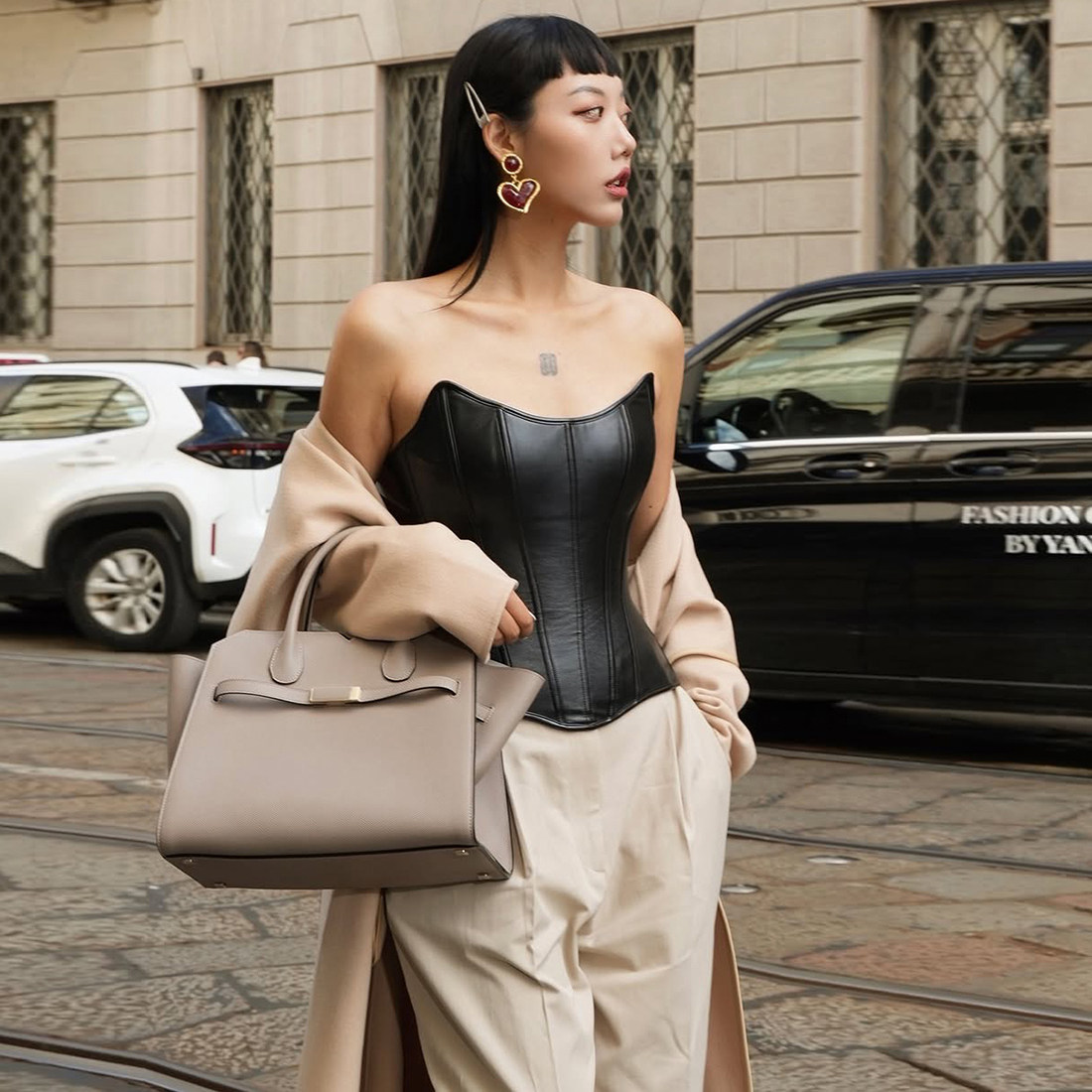 SylCue 拽酷辣妹机车风黑色PU皮显瘦抹胸背心百搭收腰不规则上衣,淘宝优惠券,粉丝福利购,淘宝优惠卷