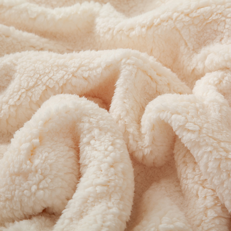 小毛毯被子加厚办公室空调午睡午休小毯子珊瑚绒床单法兰绒毯盖毯