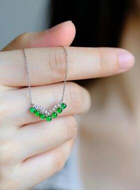 绿玉髓蛋面V字项链轻奢小众微笑锁骨链女镀925银镶嵌高级优雅气质